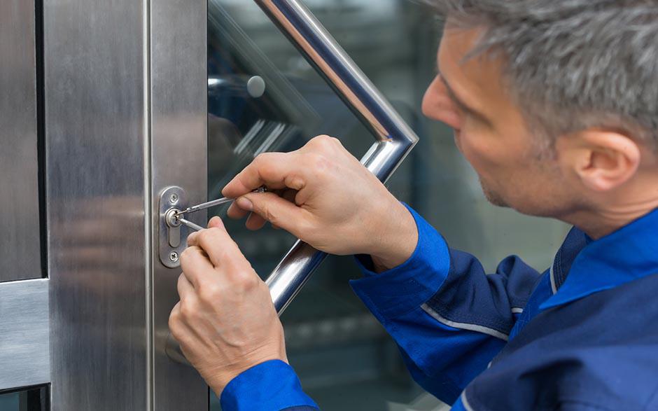 ouvrir une porte de voiture Houilles